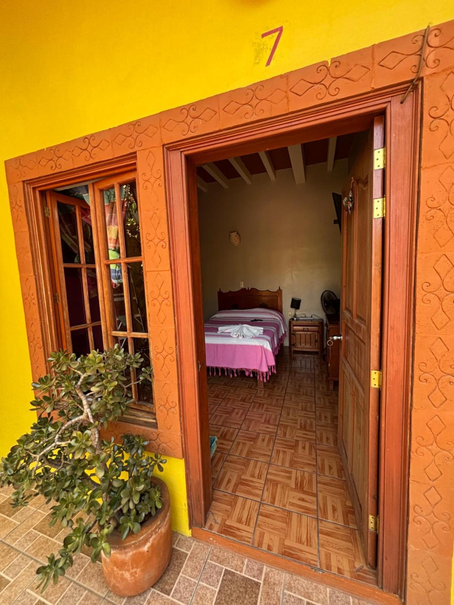Hotel Posada "Mi Rosita" Oaxaca Екстериор снимка