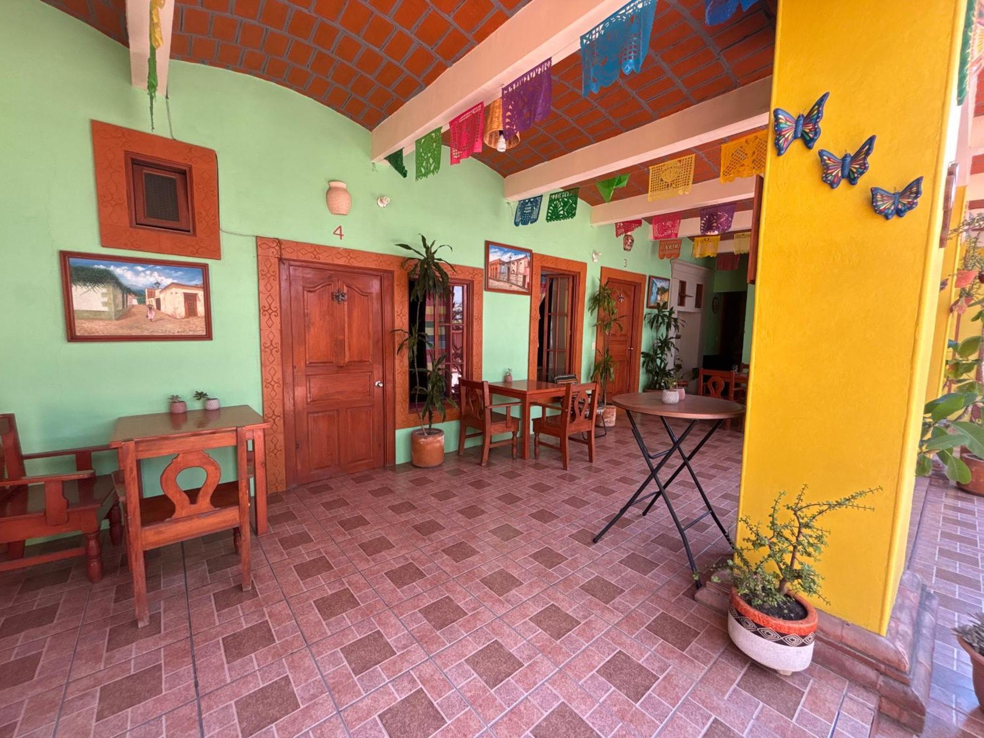 Hotel Posada "Mi Rosita" Oaxaca Екстериор снимка